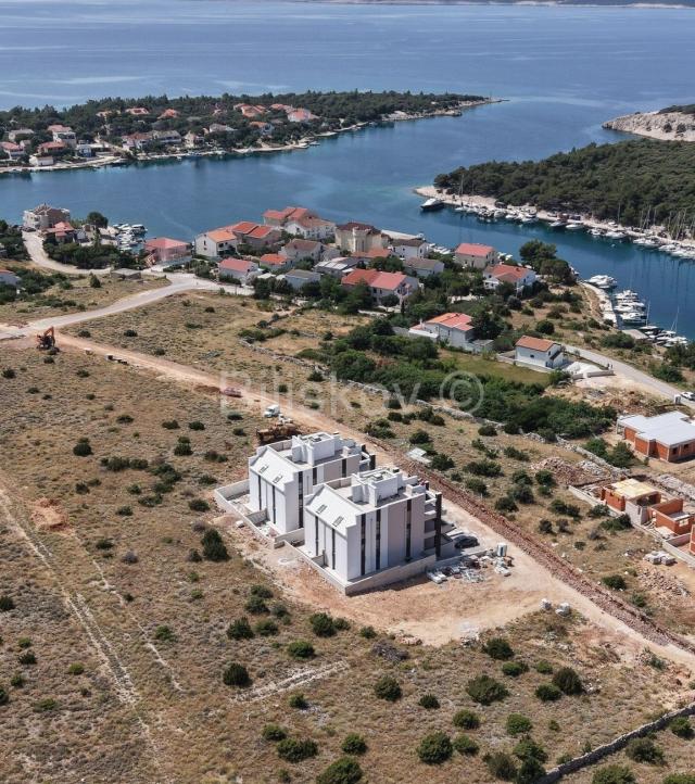 Pag, Šimuni, atraktivni penthouse  u novogradnji, pogled na more