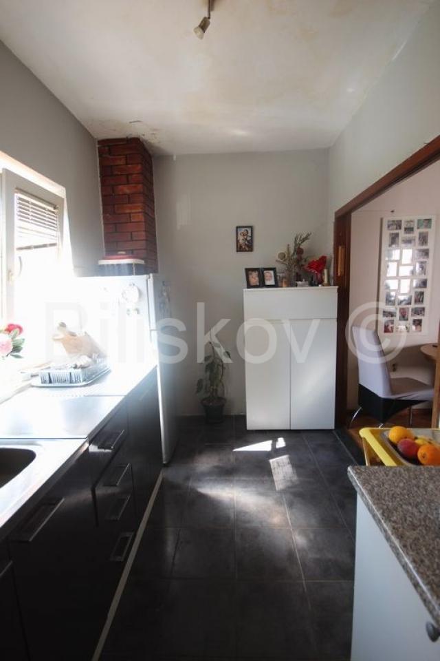 Split, Neslanovac, prodaja 3 soban stan 100 m2, 2 parkinga