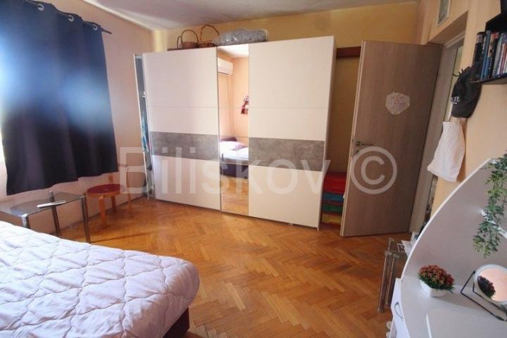 Split, Neslanovac, prodaja 3 soban stan 100 m2, 2 parkinga