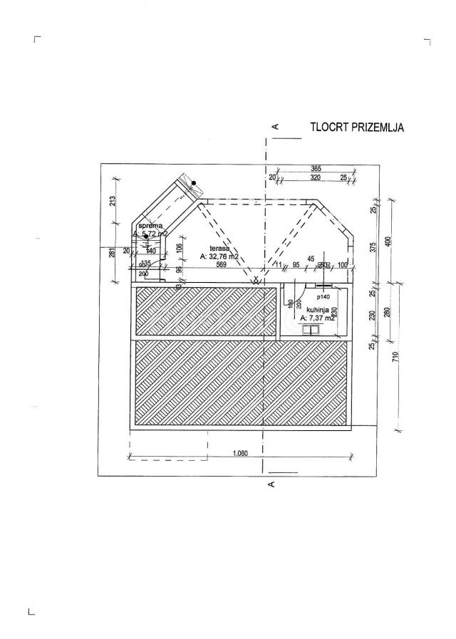 Brač, Sutivan, prodaja kuća, tri apartmana, bazen, 150 m od mora