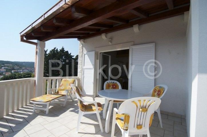 Brač, Sutivan, prodaja kuća, tri apartmana, bazen, 150 m od mora