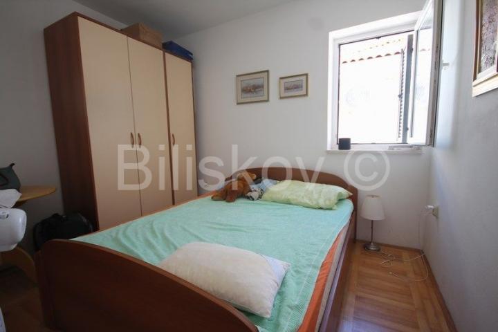 Brač, Supetar prodaja dvosoban stan 42 m2, ostava