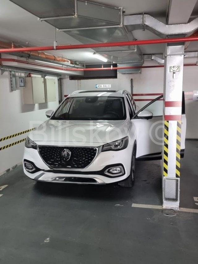  Mimice dvosoban stan, pogled na more, parking u garaži