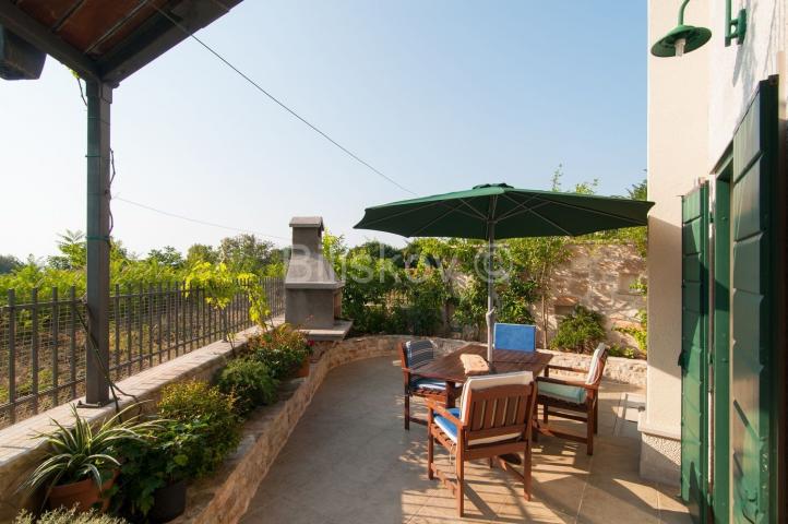 Najam, prekrasna kuća, Mirca, otok Brač