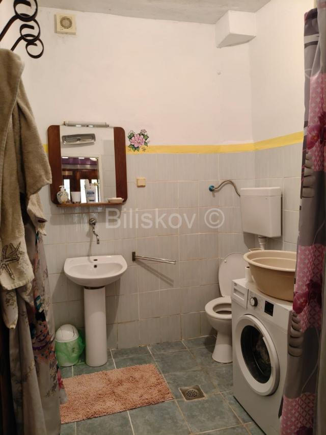Prodaja, Trogir, centar, dvojna kuća na 2 etaže, okućnica