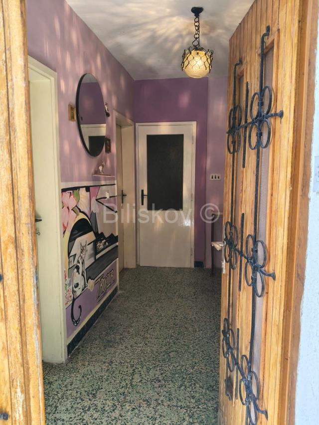 Prodaja, Trogir, centar, dvojna kuća na 2 etaže, okućnica