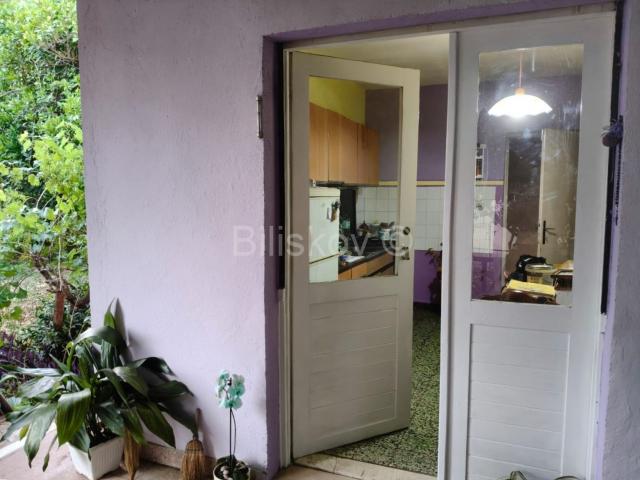 Prodaja, Trogir, centar, dvojna kuća na 2 etaže, okućnica