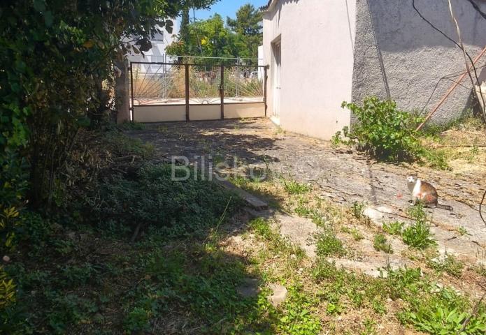 Prodaja, Trogir, centar, dvojna kuća na 2 etaže, okućnica