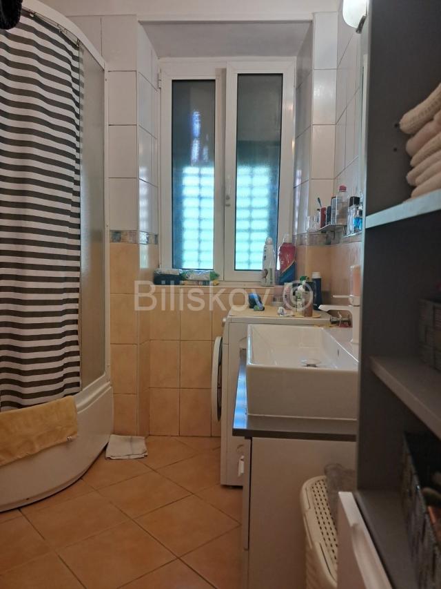 Split, Manuš, prodaja trosoban stan, soba u potkrovlju
