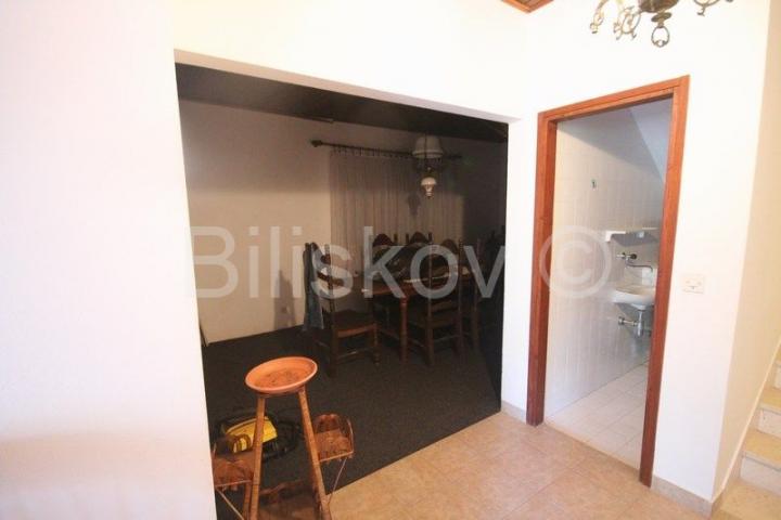 Omiš, Tugare prodaja samostojeća kuća 200 m2