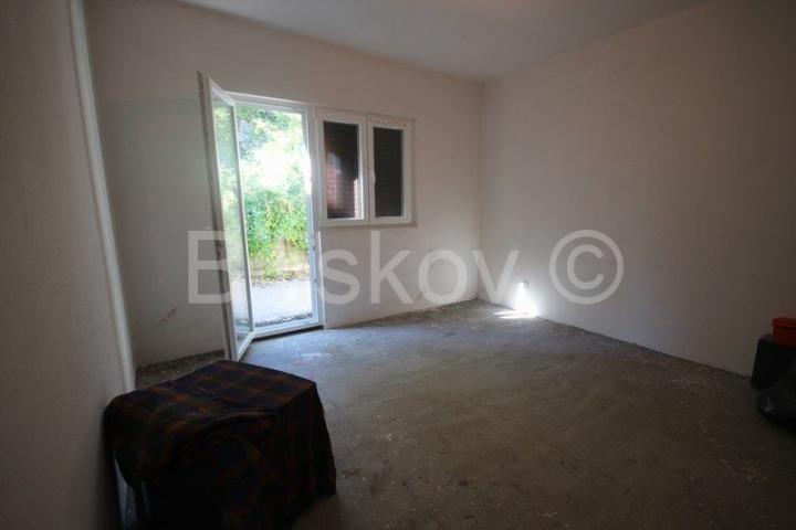 Omiš, Tugare prodaja samostojeća kuća 200 m2