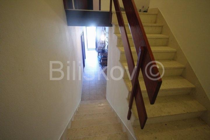 Omiš, Tugare prodaja samostojeća kuća 200 m2