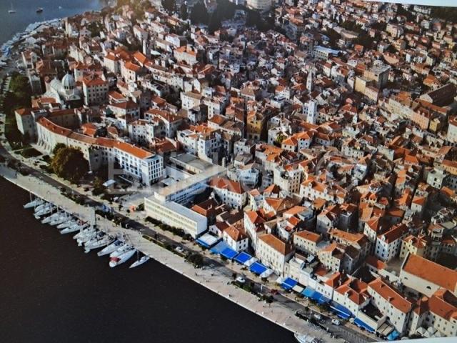 Šibenik, Grad prodaja, poslovni prostor 73 m2, restoran
