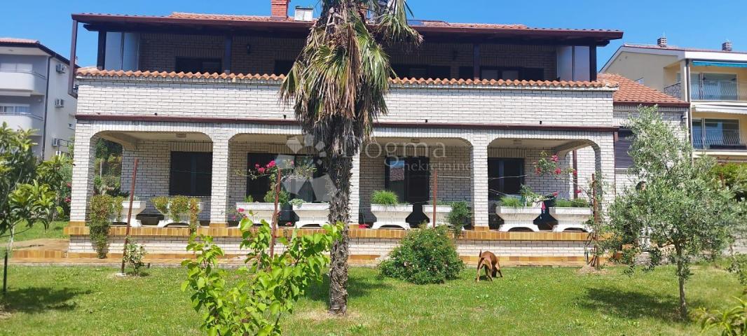 KUĆA NA SAMO 100 METARA OD MORA OTOK KRK