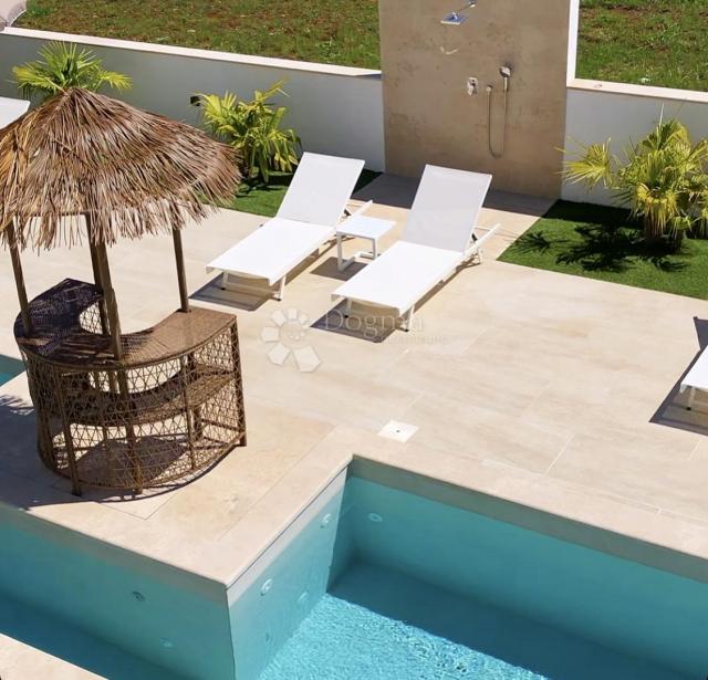 Haus Vrvari, Poreč, 547m2