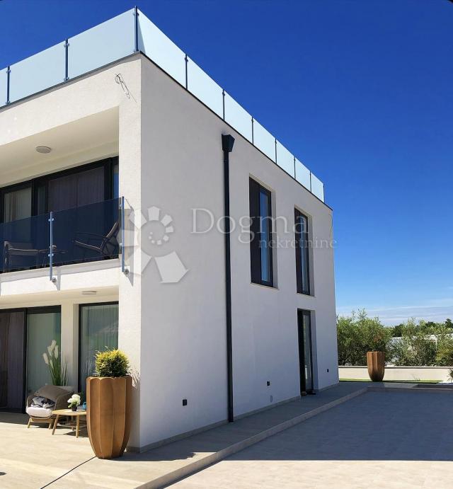 Haus Vrvari, Poreč, 547m2