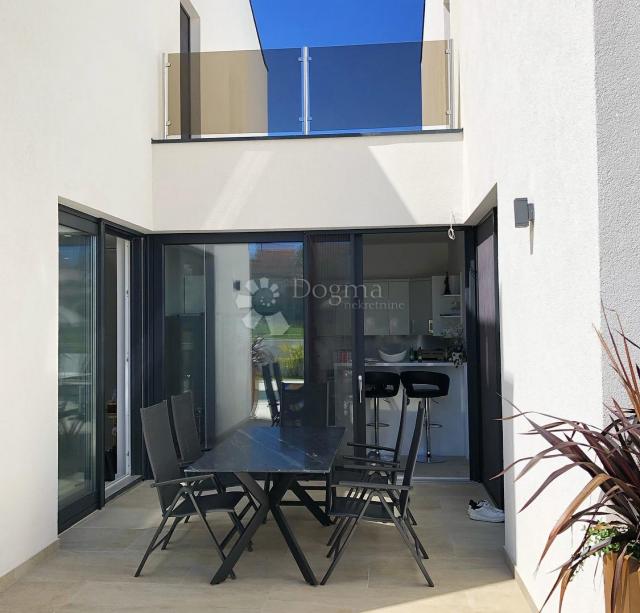 Haus Vrvari, Poreč, 547m2