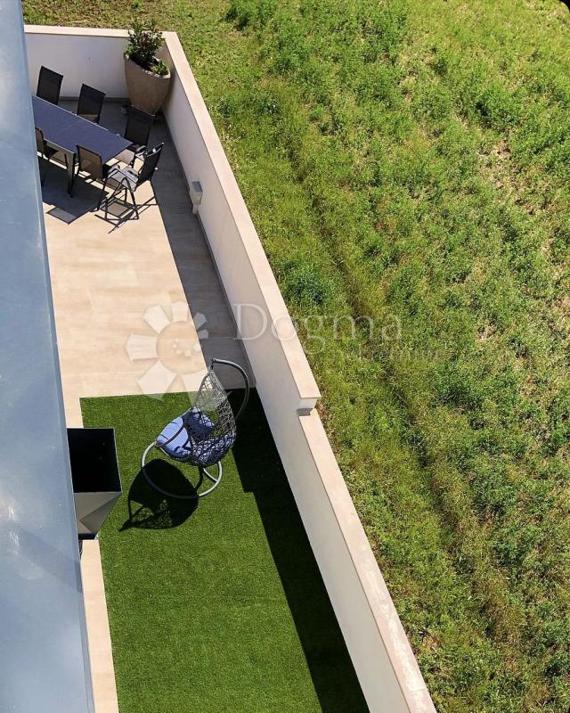 Haus Vrvari, Poreč, 547m2