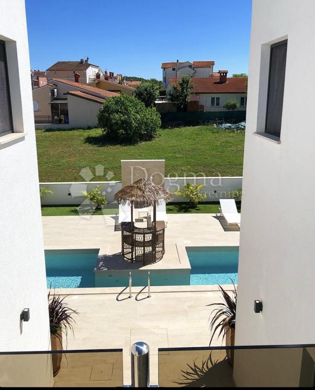Haus Vrvari, Poreč, 547m2