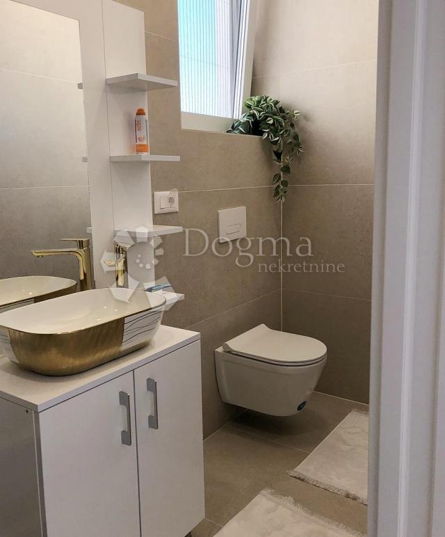 Haus Vrvari, Poreč, 547m2