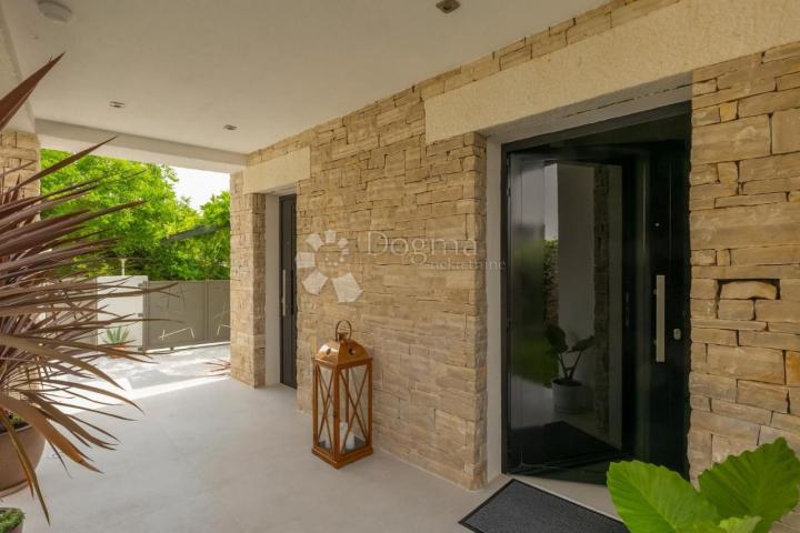 VILA SA VLASTITIM WELLNESS CENTROM U ROVINJU