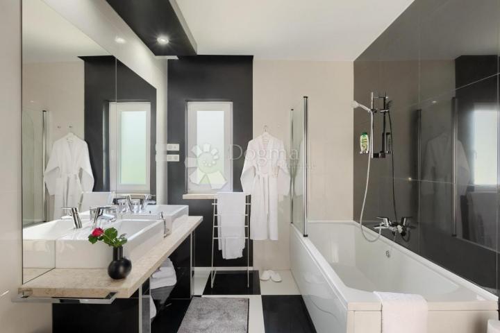 VILA SA VLASTITIM WELLNESS CENTROM U ROVINJU