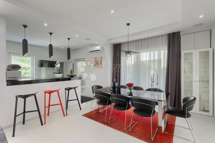 VILA SA VLASTITIM WELLNESS CENTROM U ROVINJU