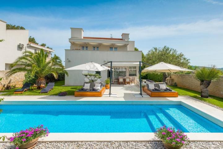 VILA SA VLASTITIM WELLNESS CENTROM U ROVINJU