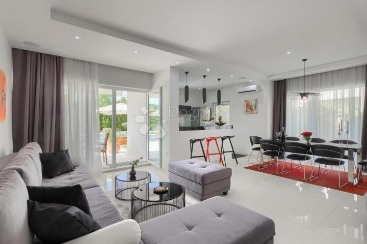VILA SA VLASTITIM WELLNESS CENTROM U ROVINJU