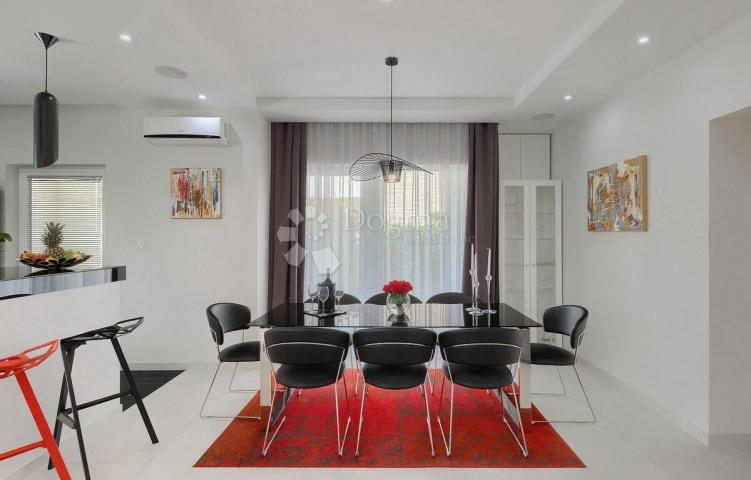 VILA SA VLASTITIM WELLNESS CENTROM U ROVINJU