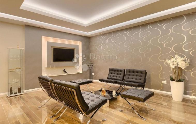 VILA SA VLASTITIM WELLNESS CENTROM U ROVINJU