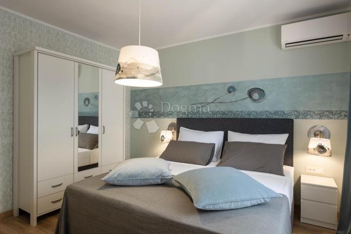PREKRASNA VILLA SA BAZENOM, LJETNOM KUHINJOM I DJEČJIM IGRALIŠTEM! Okolica Labina