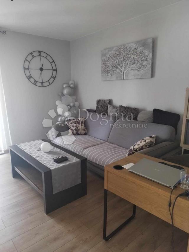 APARTMAN/STAN OMIŠALJ