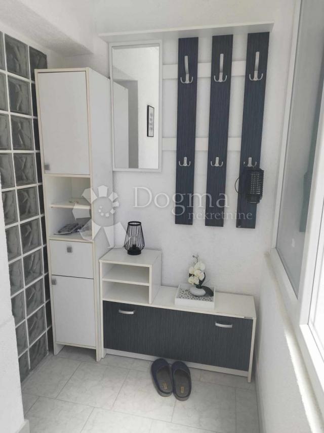 APARTMAN/STAN OMIŠALJ