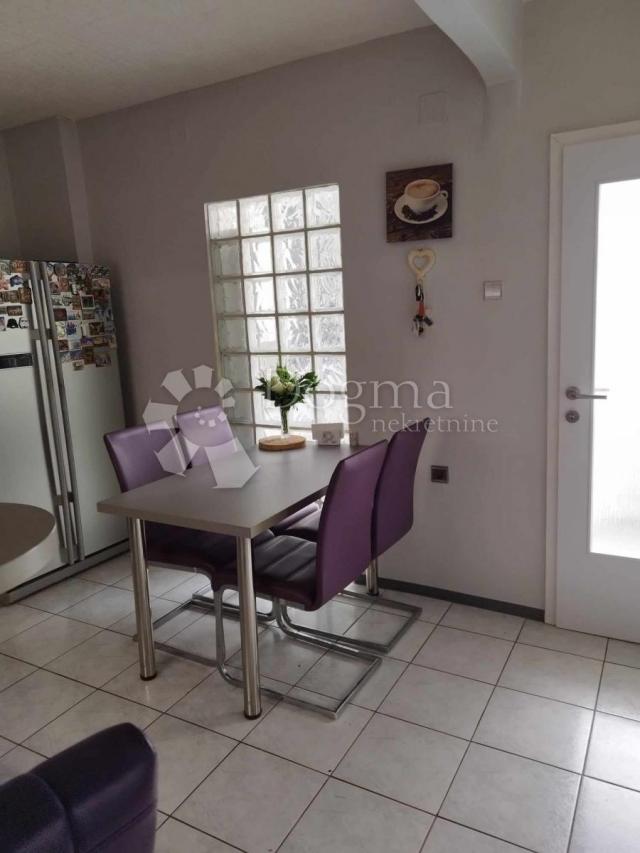 APARTMAN/STAN OMIŠALJ