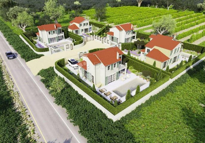  Atraktivna villa u luksuznom naselju