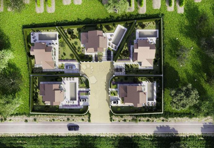  Atraktivna villa u luksuznom naselju
