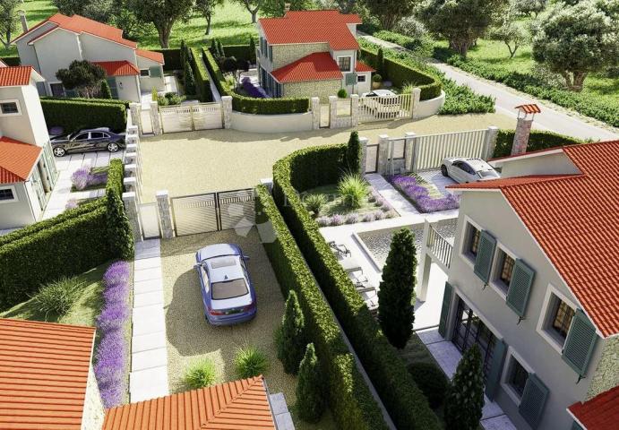  Atraktivna villa u luksuznom naselju