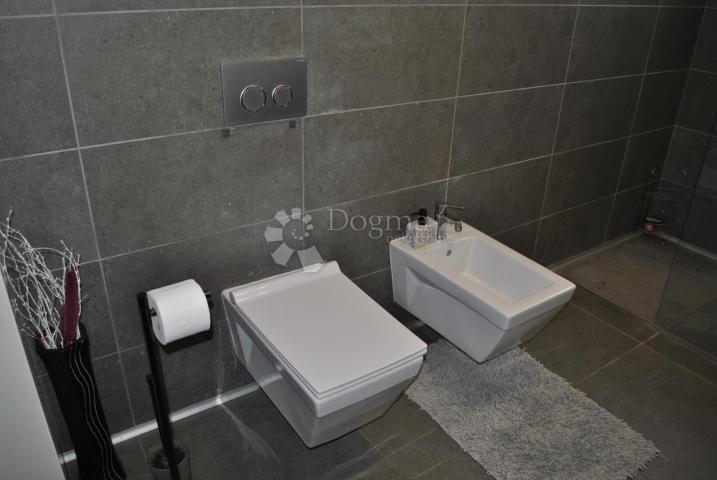 Flat Rovinj, 77,55m2