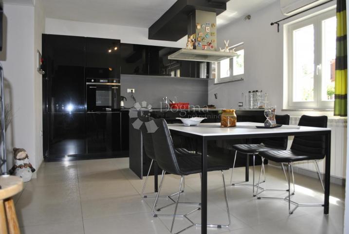 Flat Rovinj, 77,55m2