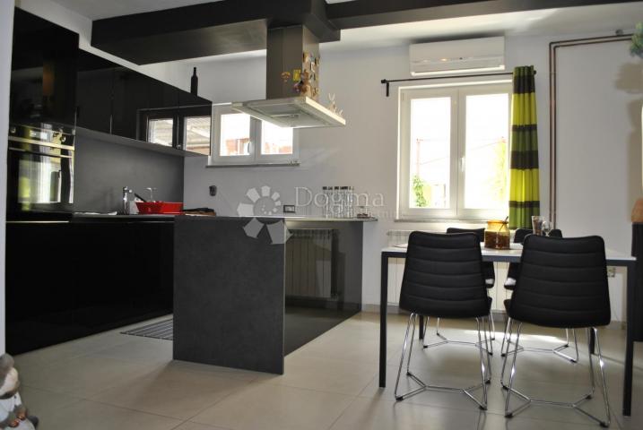 Flat Rovinj, 77,55m2