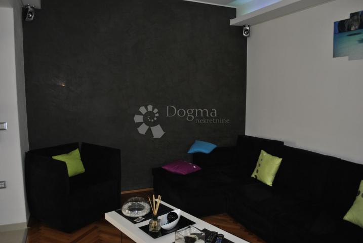 Flat Rovinj, 77,55m2