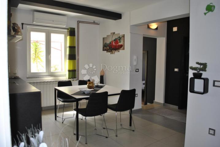 Flat Rovinj, 77,55m2