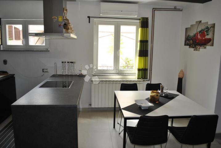 Flat Rovinj, 77,55m2