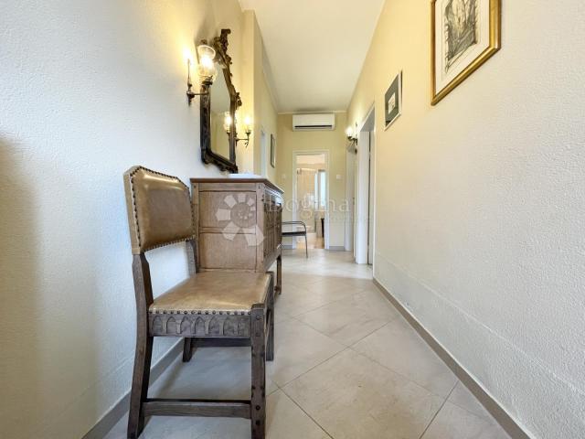 UMAG, PRVI RED, KUĆA S APARTMANIMA