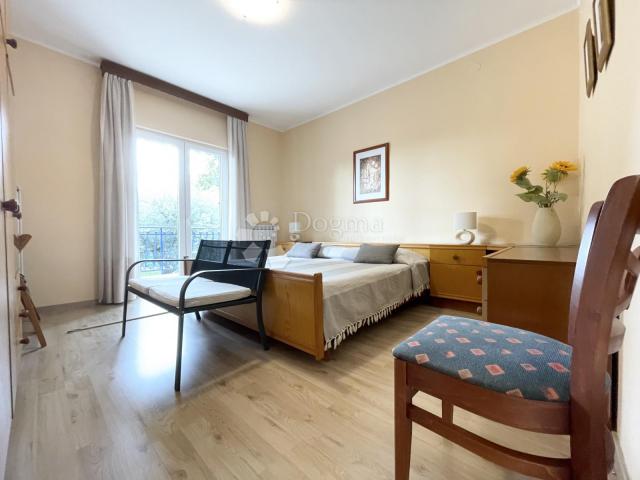 UMAG, PRVI RED, KUĆA S APARTMANIMA