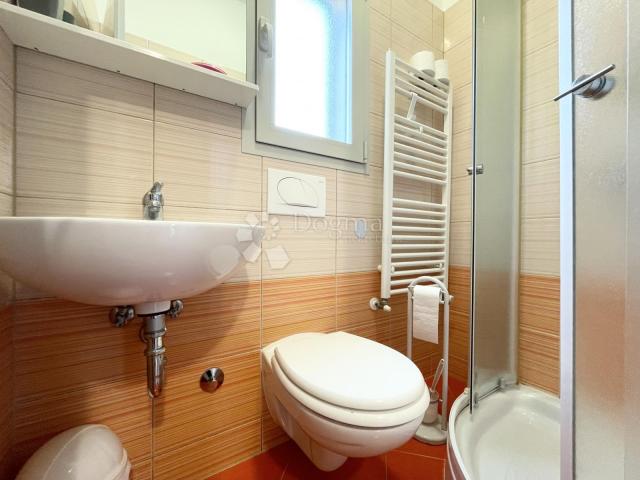 UMAG, PRVI RED, KUĆA S APARTMANIMA