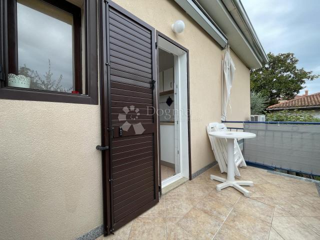 UMAG, PRVI RED, KUĆA S APARTMANIMA