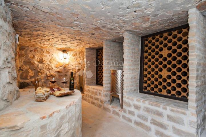 Hacienda na Braču 10000m2 okućnice 