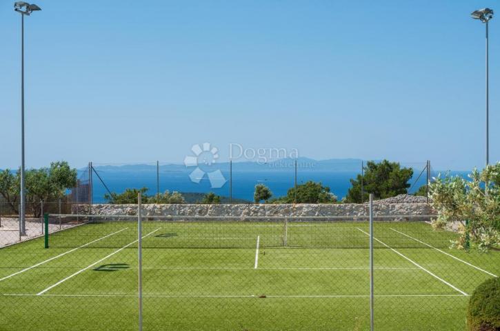 Hacienda na Braču 10000m2 okućnice 
